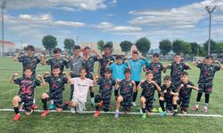 U11 LİGİ A GRUBU’NDA LİDER SOYSALSPOR’DAN FARKLI GALİBİYET