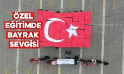 Bolu’da Özel Öğrencilerden Duygulandıran Bayrak Gösterisi