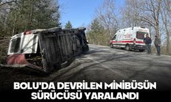 BOLU'DA DEVRİLEN MİNİBÜSÜN SÜRÜCÜSÜ YARALANDI