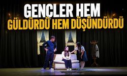 Genç Oyuncular “Ah Şu Aileler” ile Sahnede Alkış Topladı