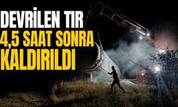 Bolu’da yolu ulaşıma kapatan soda yüklü tırın kaldırılma anı görüntülendi