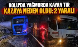 BOLU'DA YAĞMURDA KAYAN TIR KAZAYA NEDEN OLDU: 2 YARALI