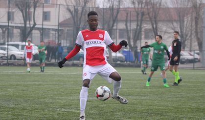 AMATÖR TAKIMLAR YABANCI OYUNCU OYNATABİLECEK Mİ?