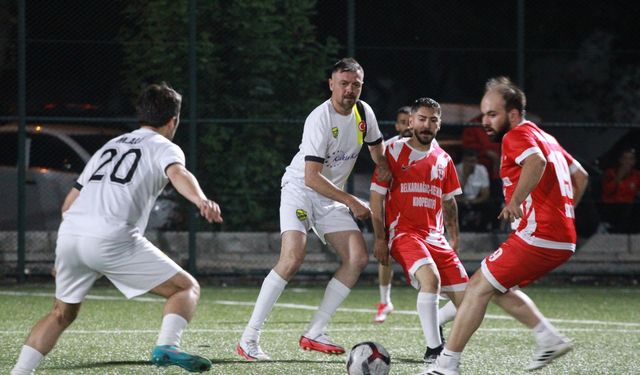 BERK KÖYÜ 5 KİŞİYE DÜŞÜNCE MAÇ TATİL EDİLDİ