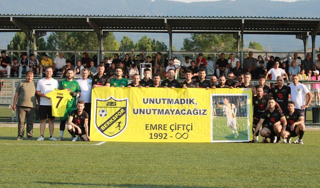 BERK KÖYÜ FUTBOL TAKIMINDAN EMRE ÇİFTCİ'YE DUYGUSAL ANMA