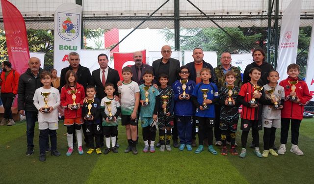 BOLU’DA 29 EKİM CUMHURİYET KUPASI FUTBOL ŞÖLENİ