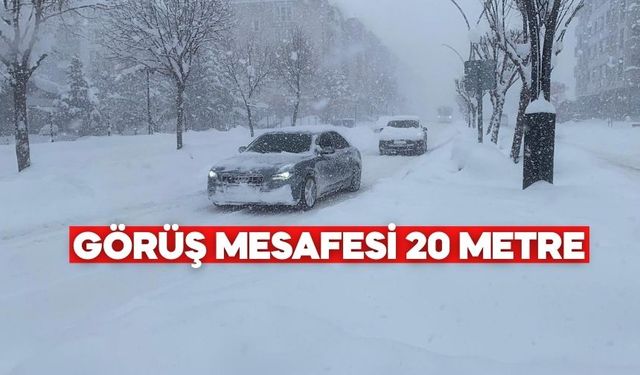 Bolu’da Görüş Mesafesi 20 Metreye Düştü! Kar Aniden Bastırdı