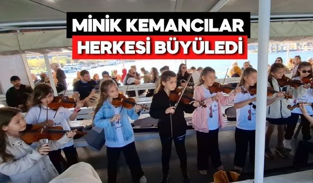 Üsküdar Vapurunda Bolulu Öğrencilerden Alkış Alan Performans