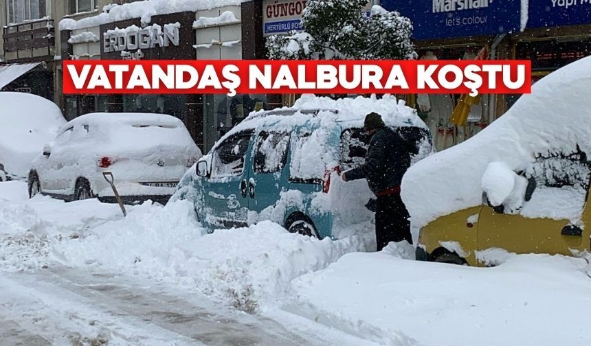 Son 5 Yılın En Sert Kışı Bolu’da Nalbur Esnafını Hareketlendirdi