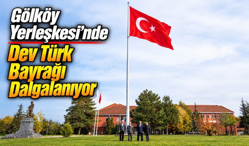 BAİBÜ’de Cumhuriyet Coşkusu Dev Bayrakla Taçlandı